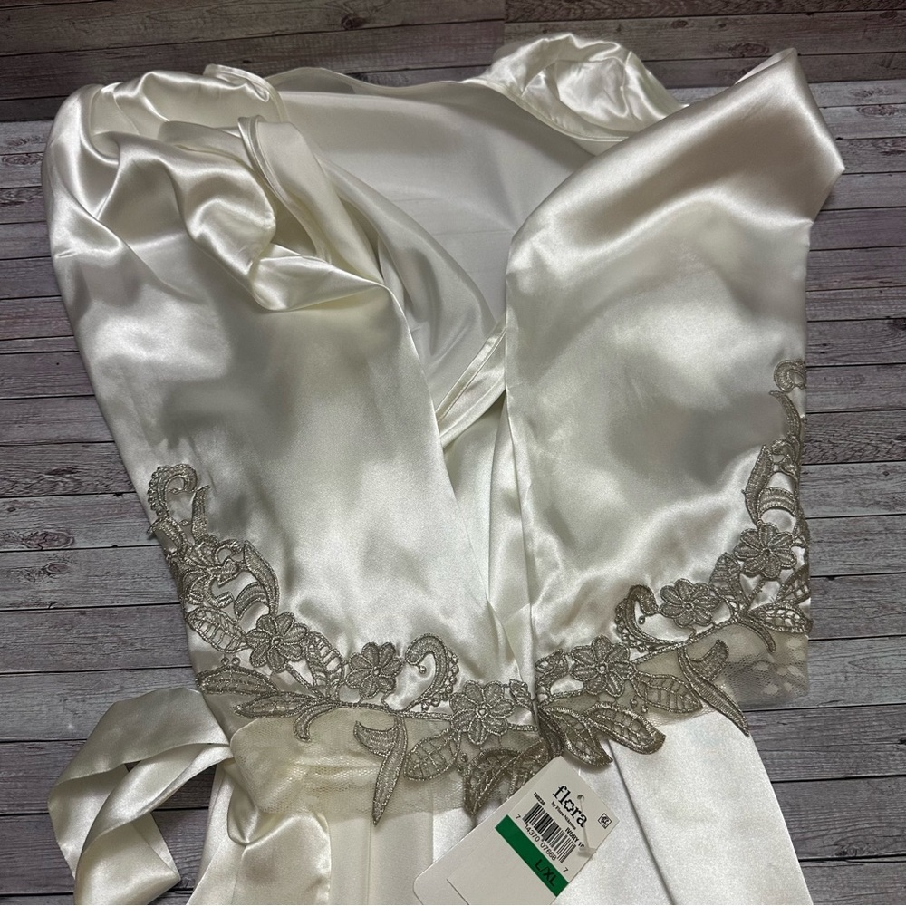 Flora Nikrooz Cream Satin Robe L/XL - Picture 6 of 7